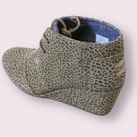 NEW TOMS Cheetah Print Ankle Bootie - Picture 3 of 14